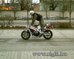 a-im000098.jpg